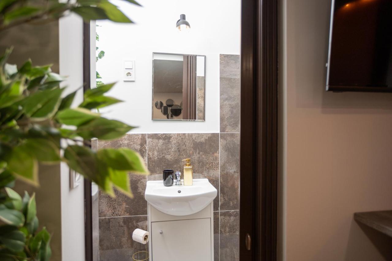 Green Goblin Apartment With Free Private Parking Budapest Exterior foto