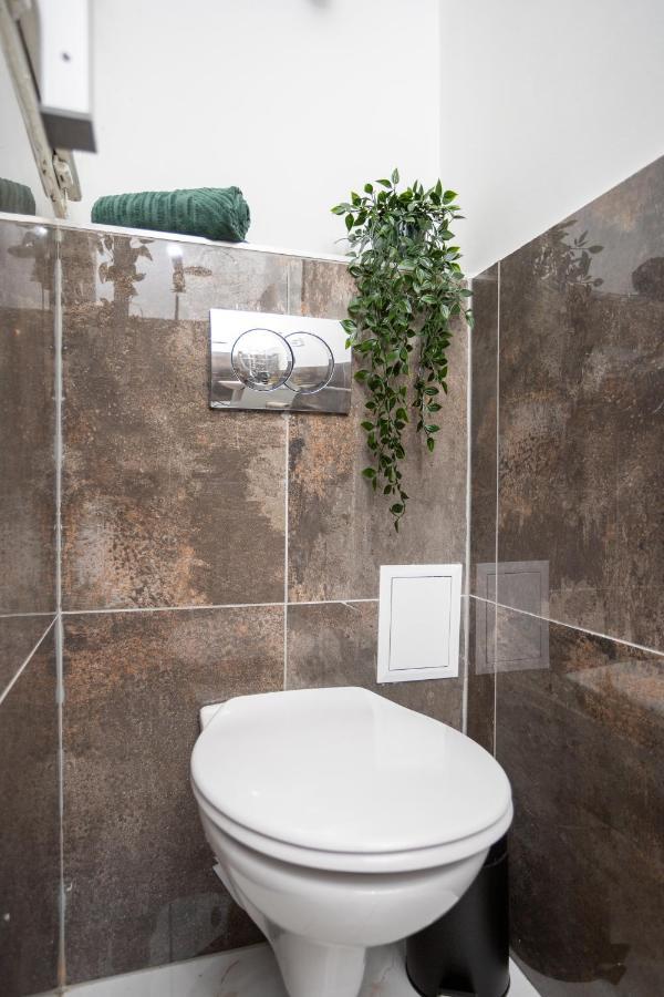 Green Goblin Apartment With Free Private Parking Budapest Exterior foto