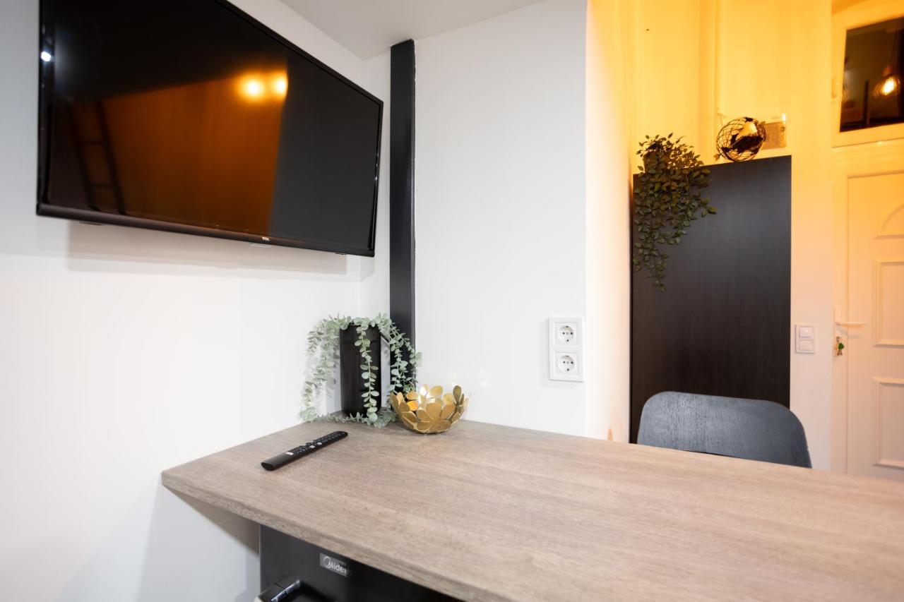Green Goblin Apartment With Free Private Parking Budapest Exterior foto