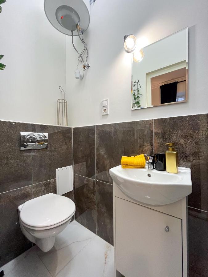 Green Goblin Apartment With Free Private Parking Budapest Exterior foto